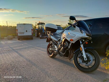2006 Yamaha FZ6, белый, 450000 рублей, вид 2