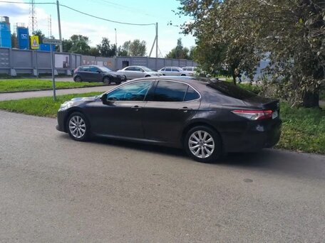 2018 Toyota Camry VIII (XV70), коричневый, 2320000 рублей, вид 2