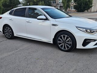 2019 Kia Optima IV Рестайлинг, белый, 1799000 рублей, вид 4