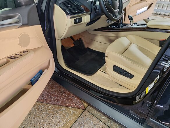 2010 BMW X5 50i II (E70) Рестайлинг, чёрный, 1800000 рублей - вид 23