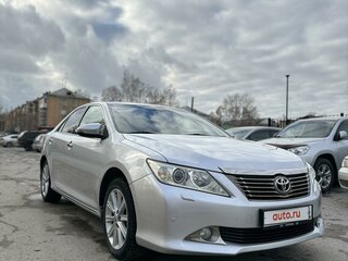 2011 Toyota Camry VII (XV50), серебристый, 1950000 рублей, вид 5