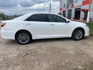 2016 Toyota Camry VII (XV50) Рестайлинг, белый, 2180000 рублей, вид 4