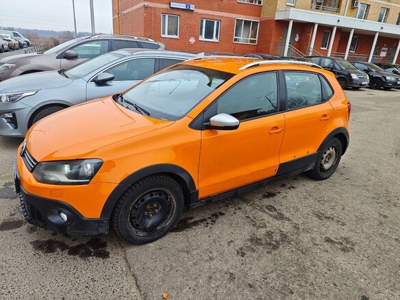 2012 Volkswagen Polo Cross V, оранжевый, 960000 рублей