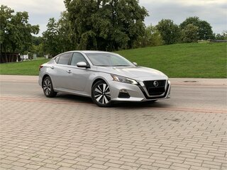 2021 Nissan Altima VI (L34), серебристый, 1840000 рублей, вид 3