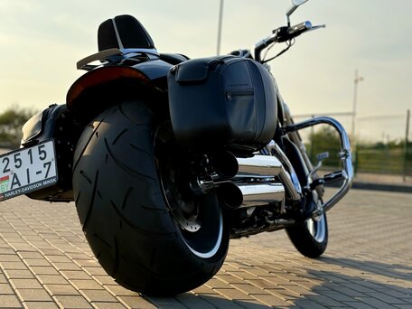 2016 Harley-Davidson V-Rod Muscle, чёрный, 2340000 рублей, вид 2