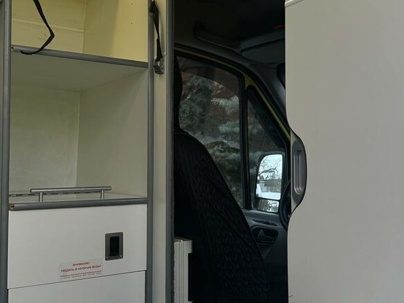2013 Volkswagen Crafter, жёлтый, 3500000 рублей - вид 8