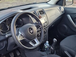 2018 Renault Logan II Рестайлинг, чёрный, 1350000 рублей, вид 3