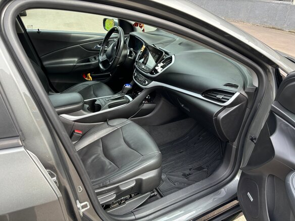 2017 Chevrolet Volt II, серый, 1900000 рублей - вид 10