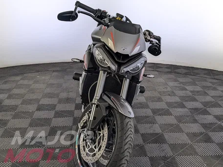 2020 Triumph Street Triple, серый, 825000 рублей, вид 3
