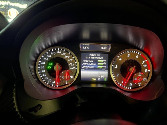 2013 Mercedes-Benz A-Класс 180 III (W176), красный, 1600000 рублей - вид 8