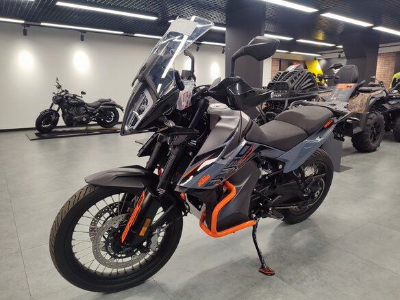 2022 KTM 890 Adventure, серый, 1099000 рублей - вид 2