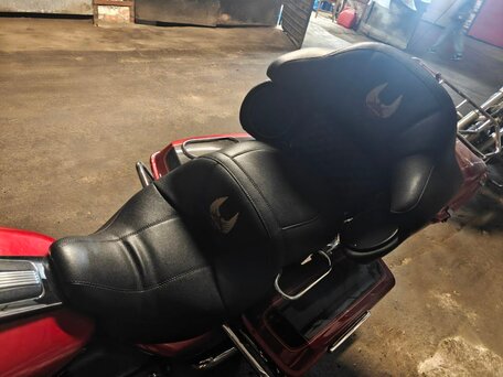 2012 Harley-Davidson Electra Glide, красный, 1150000 рублей, вид 2