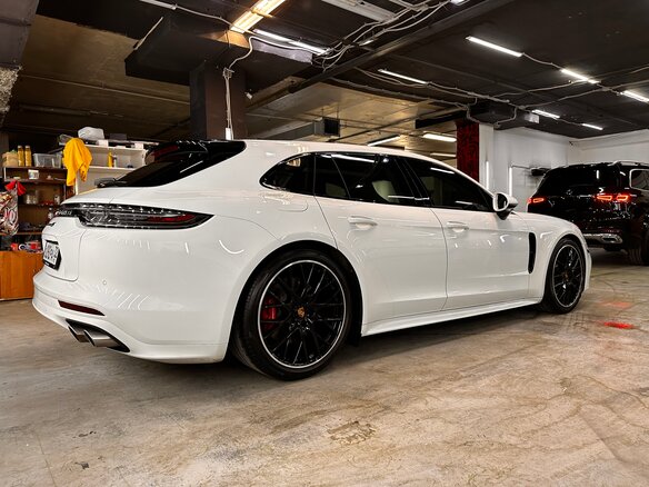 2021 Porsche Panamera 4S Sport Turismo II Рестайлинг, белый, 12000000 рублей - вид 13