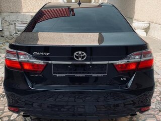 2018 Toyota Camry VII (XV50) Рестайлинг 2, чёрный, 2500000 рублей, вид 3