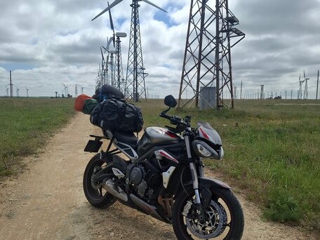 2020 Triumph Street Triple, серый, 999990 рублей, вид 3