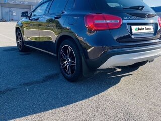 2014 Mercedes-Benz GLA 200 I (X156), фиолетовый, 1800000 рублей, вид 2