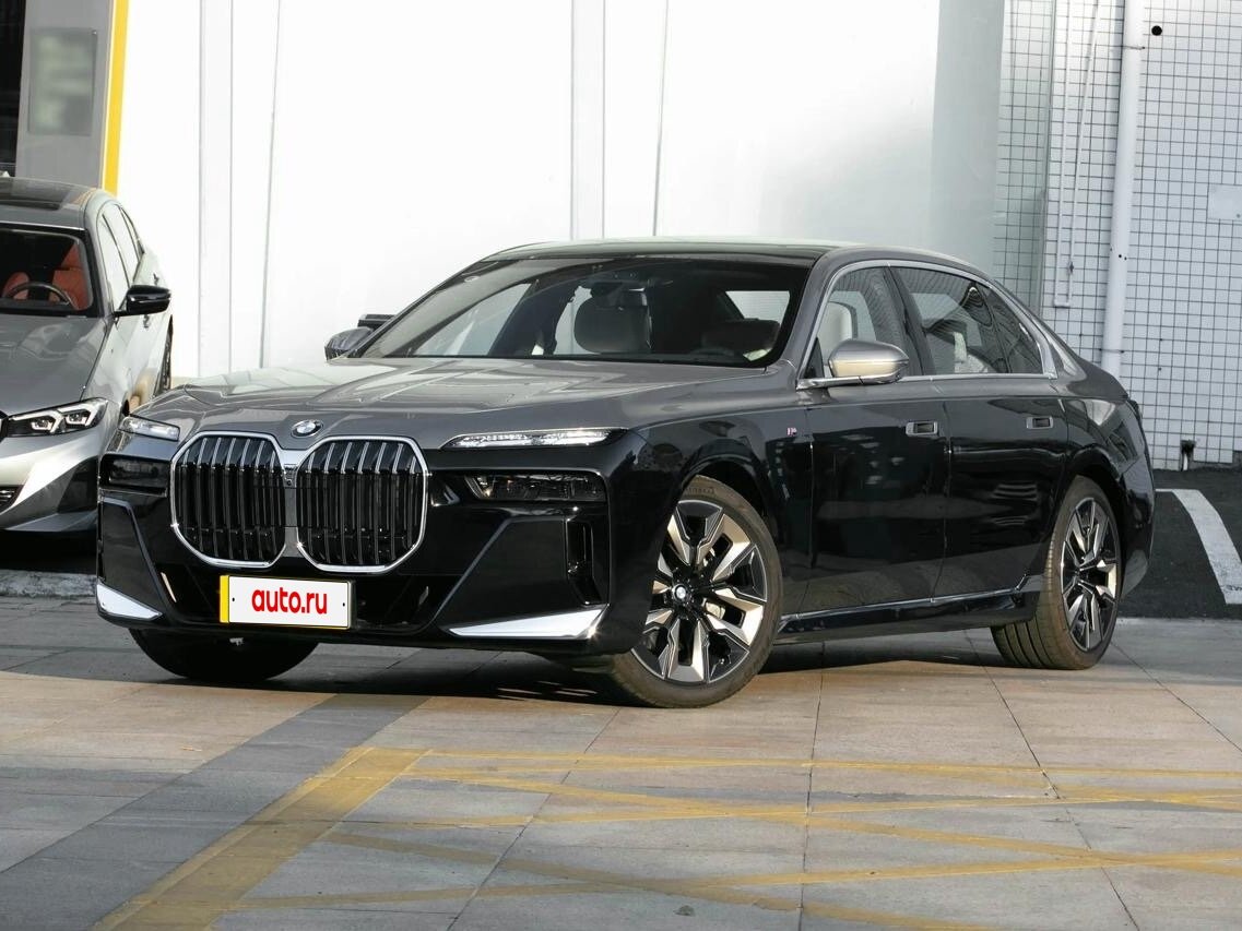 Открыть фотографии: BMW 7 серии VII (G70)