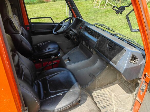 1995 Mercedes-Benz MB 100, красный - вид 6