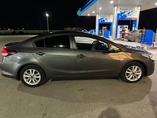 2017 Kia Cerato III Рестайлинг (Classic), серый, 1590000 рублей, вид 3