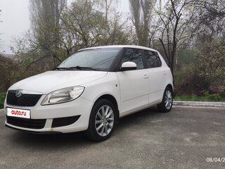 2011 Skoda Fabia II Рестайлинг, белый, 670000 рублей, вид 1