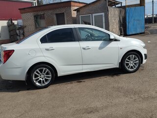 2014 Chevrolet Aveo II, белый, 680000 рублей, вид 2