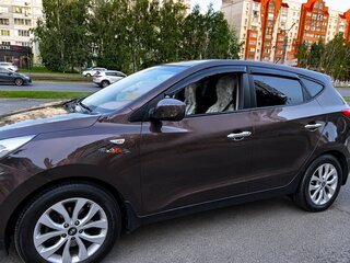 2015 Hyundai ix35 I Рестайлинг, коричневый, 1600000 рублей, вид 4