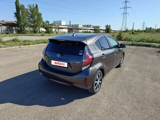 2018 Toyota Aqua I Рестайлинг 2, серый, 1250000 рублей, вид 2