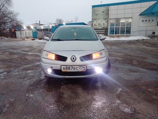 2007 Renault Megane II Рестайлинг, серебристый, 345000 рублей, вид 1