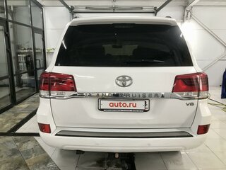 2012 Toyota Land Cruiser 200 Series Рестайлинг 1, белый, 3850000 рублей, вид 2