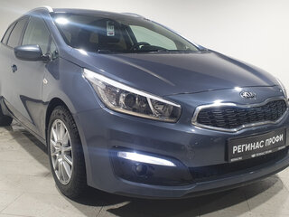 2017 Kia Ceed II Рестайлинг, белый, 1630000 рублей, вид 3