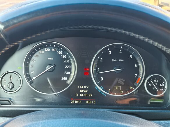 2011 BMW 5 серии 520i VI (F10/F11/F07), серый, 1400000 рублей - вид 13