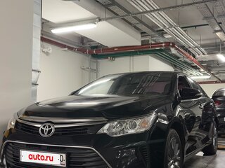 2016 Toyota Camry VII (XV50) Рестайлинг, чёрный, 2100000 рублей, вид 2