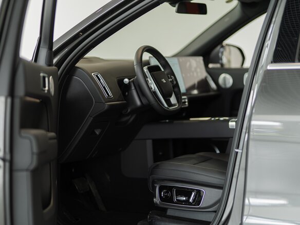 2025 Li Auto (Lixiang) L9 52.3 kWh I Рестайлинг, серебристый, 8890000 рублей - вид 8