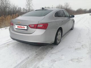 2019 Chevrolet Malibu IX Рестайлинг, серебристый, 1430000 рублей, вид 2