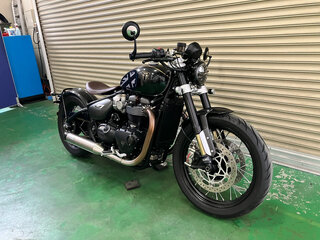 2020 Triumph Bonneville Bobber, чёрный, 1650000 рублей, вид 3