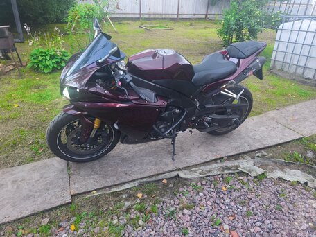 2010 Yamaha YZF-R1, красный, 750000 рублей, вид 2