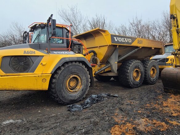 2021 Volvo A60H, жёлтый, 61000000 рублей - вид 3
