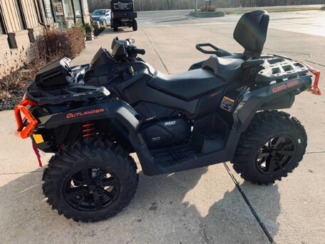 2017 BRP Can-Am Outlander 650, чёрный, 1040000 рублей, вид 2