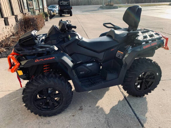 2017 BRP Can-Am Outlander 650, чёрный - вид 1