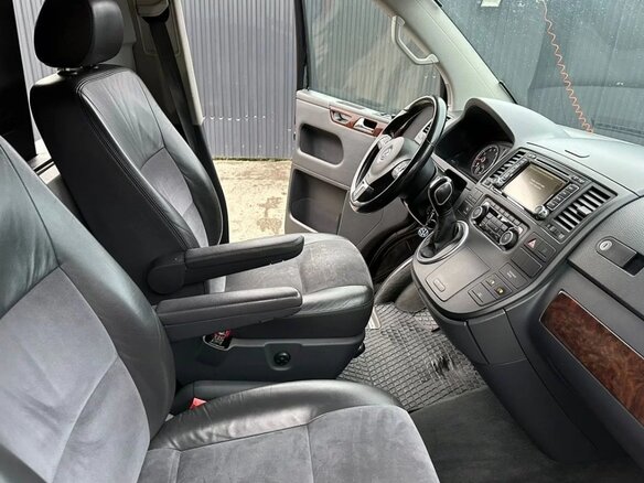 2012 Volkswagen Multivan T5 Рестайлинг, чёрный, 2750000 рублей - вид 7