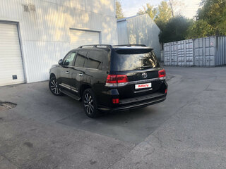 2017 Toyota Land Cruiser 200 Series Рестайлинг 2, чёрный, 7340000 рублей, вид 5
