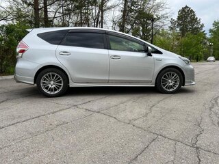 2018 Toyota Prius Alpha I (ZVW40/41) Рестайлинг, серебристый, 1600000 рублей, вид 1