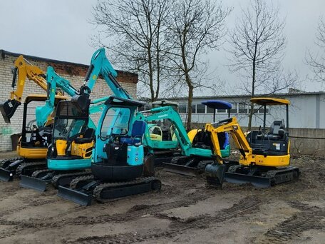 2013 Komatsu PC20, жёлтый, 1680000 рублей, вид 2