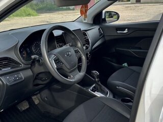 2022 Hyundai Solaris II Рестайлинг, белый, 1700000 рублей, вид 4
