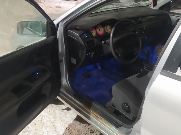 2004 Mitsubishi Lancer IX, серебристый, 240000 рублей - вид 9