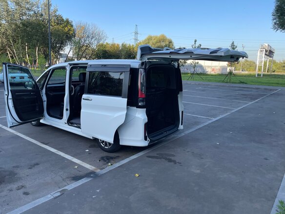 2016 Honda Stepwgn Spada V, белый, 1720000 рублей - вид 21