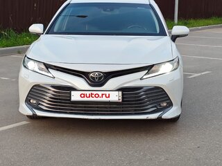 2019 Toyota Camry VIII (XV70), белый, 2250000 рублей, вид 1