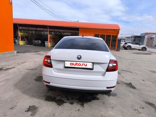 2017 Skoda Octavia III (A7) Рестайлинг, белый, 1650000 рублей, вид 5