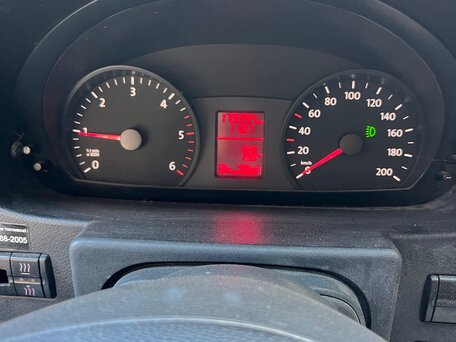 2011 Volkswagen Crafter, бежевый, 1650000 рублей, вид 2