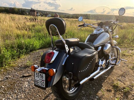2003 Honda Shadow 750, серебристый, 600000 рублей, вид 1